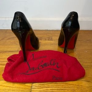 Christian Louboutin Black Pump with bag